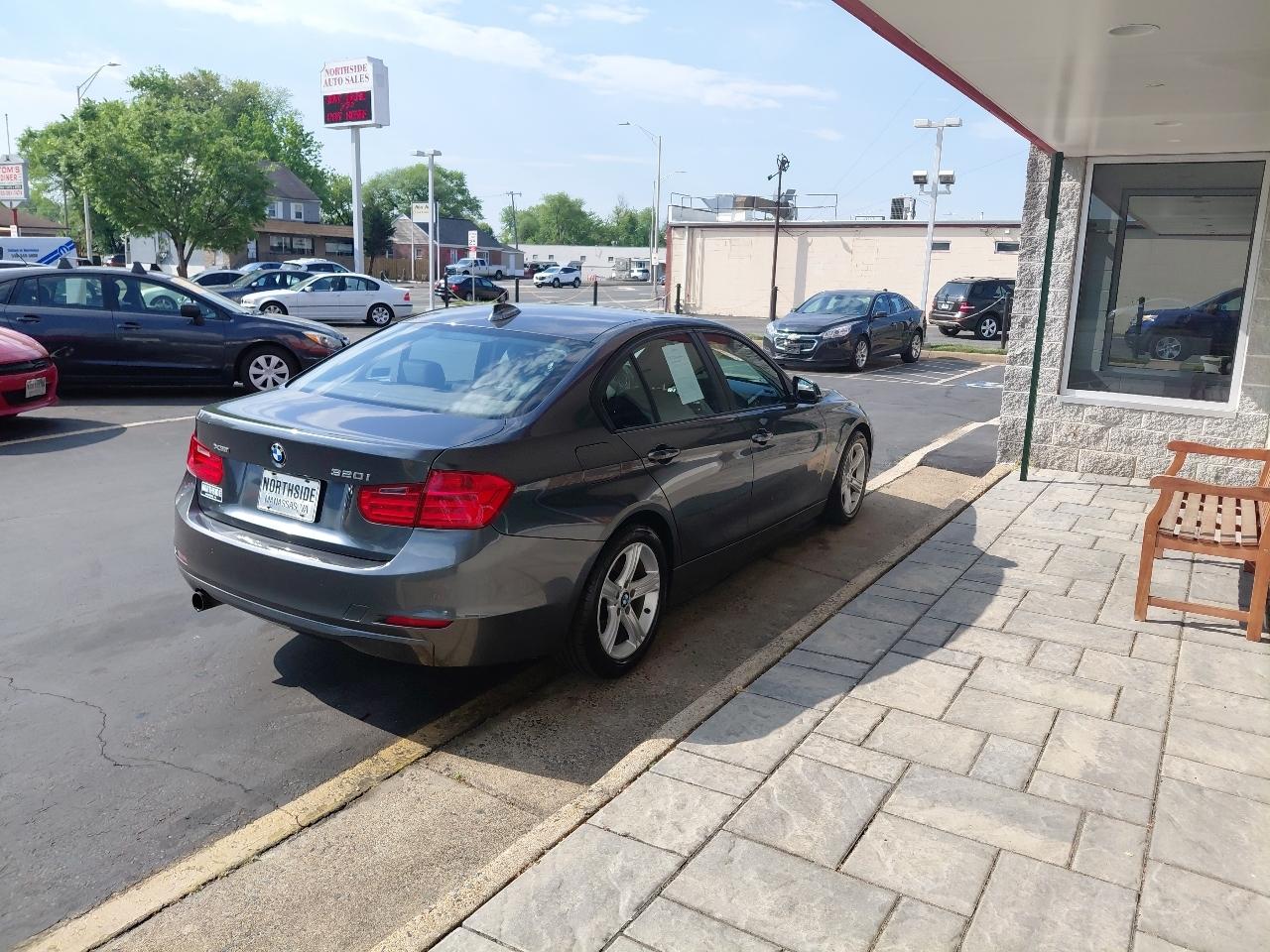 BMW 3 Series 4dr Sdn 320i xDrive AWD 2014