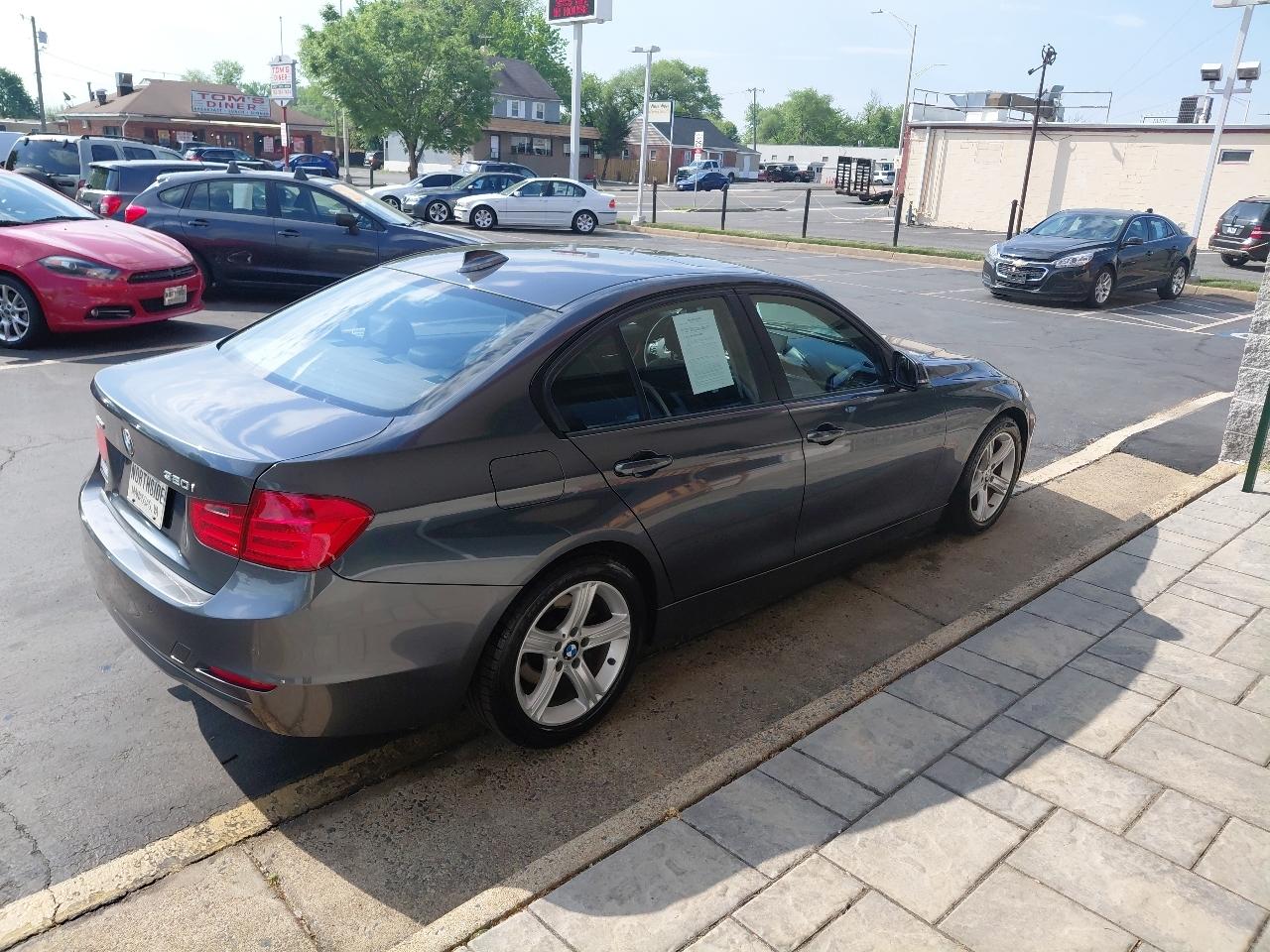 BMW 3 Series 4dr Sdn 320i xDrive AWD 2014