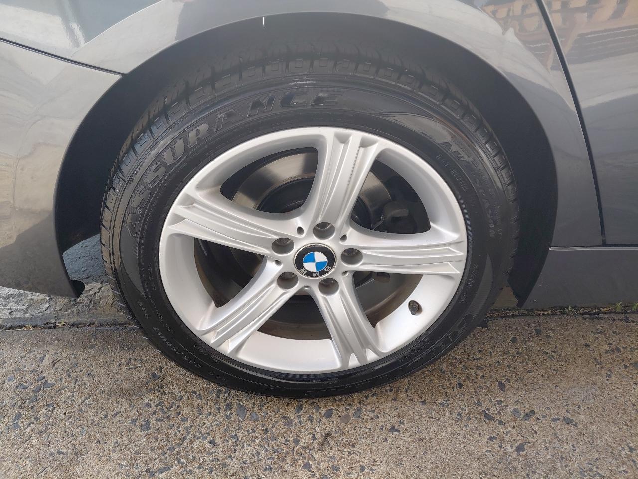 BMW 3 Series 4dr Sdn 320i xDrive AWD 2014