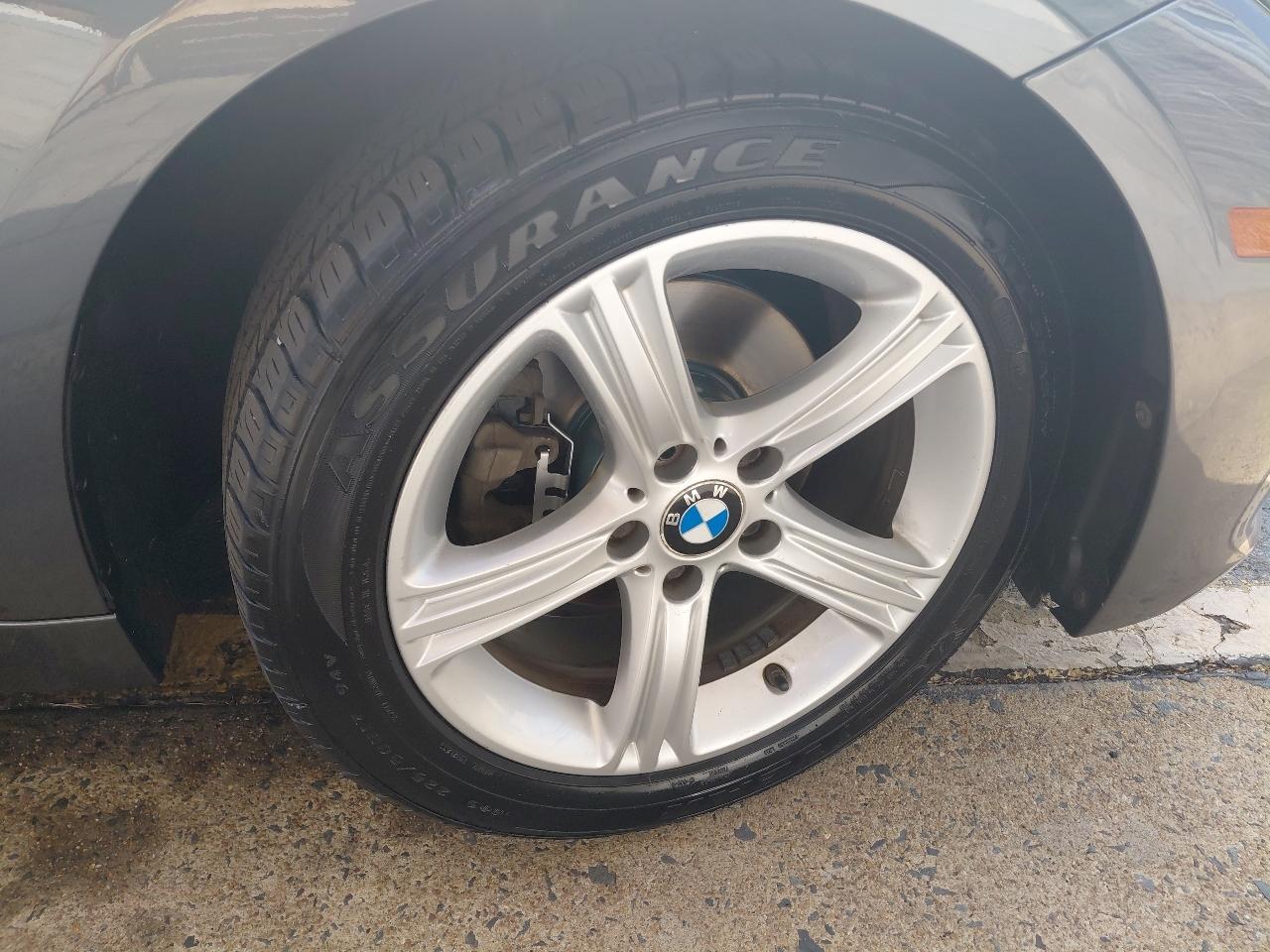 BMW 3 Series 4dr Sdn 320i xDrive AWD 2014