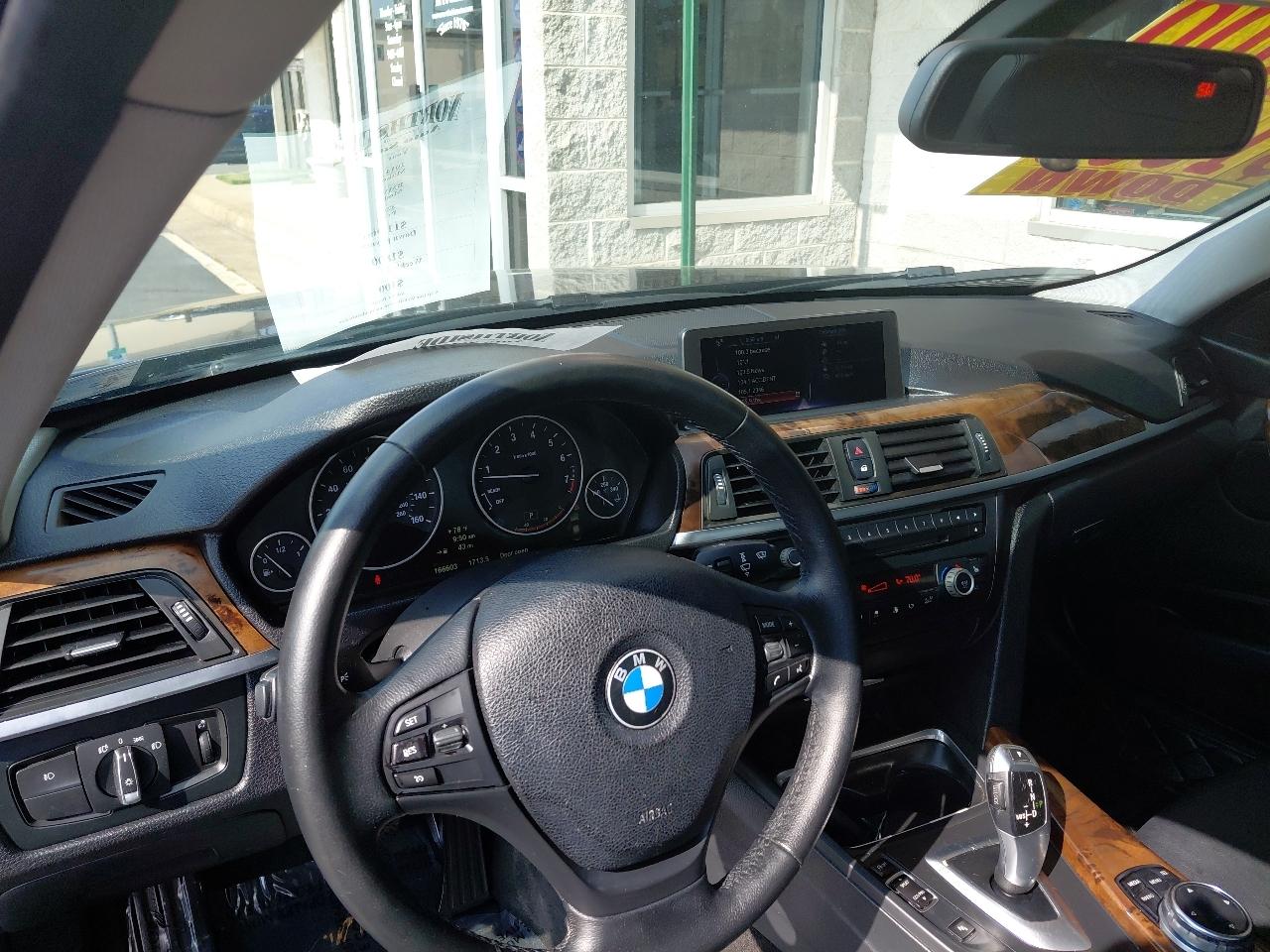 BMW 3 Series 4dr Sdn 320i xDrive AWD 2014