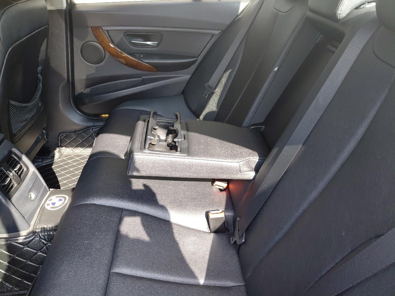 BMW 3 Series 4dr Sdn 320i xDrive AWD 2014