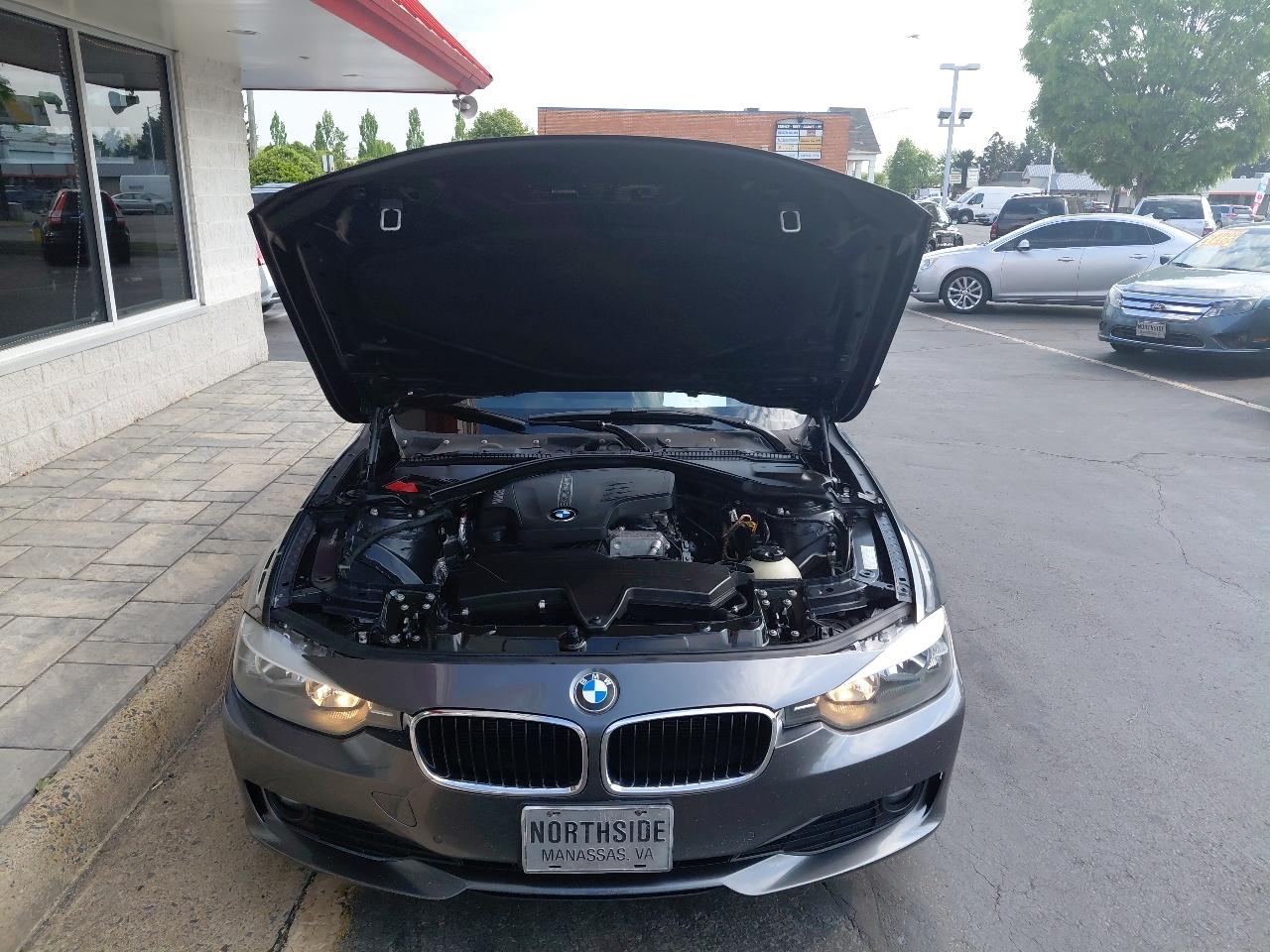 BMW 3 Series 4dr Sdn 320i xDrive AWD 2014