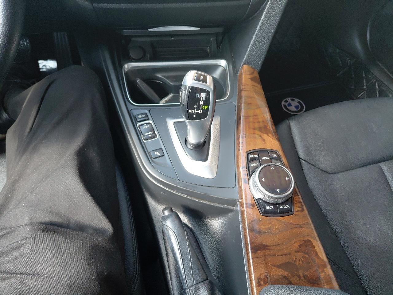 BMW 3 Series 4dr Sdn 320i xDrive AWD 2014