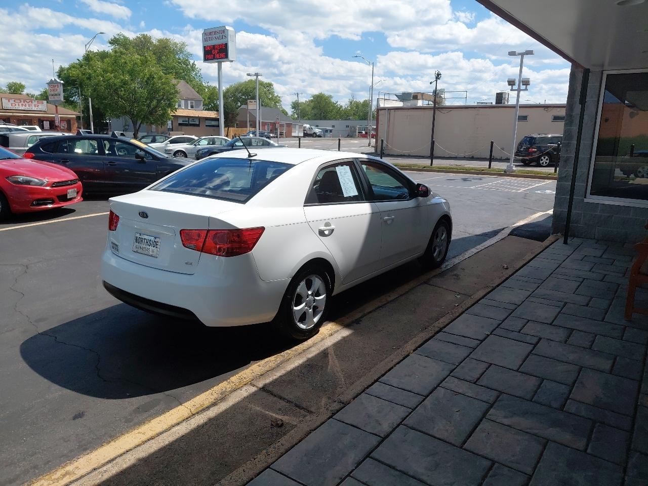 Kia Forte 4dr Sdn Auto EX 2010