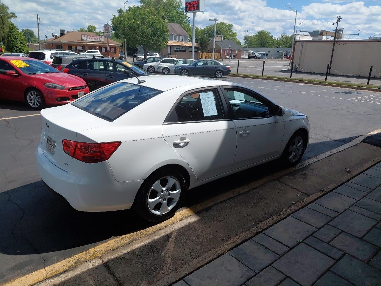 Kia Forte 4dr Sdn Auto EX 2010