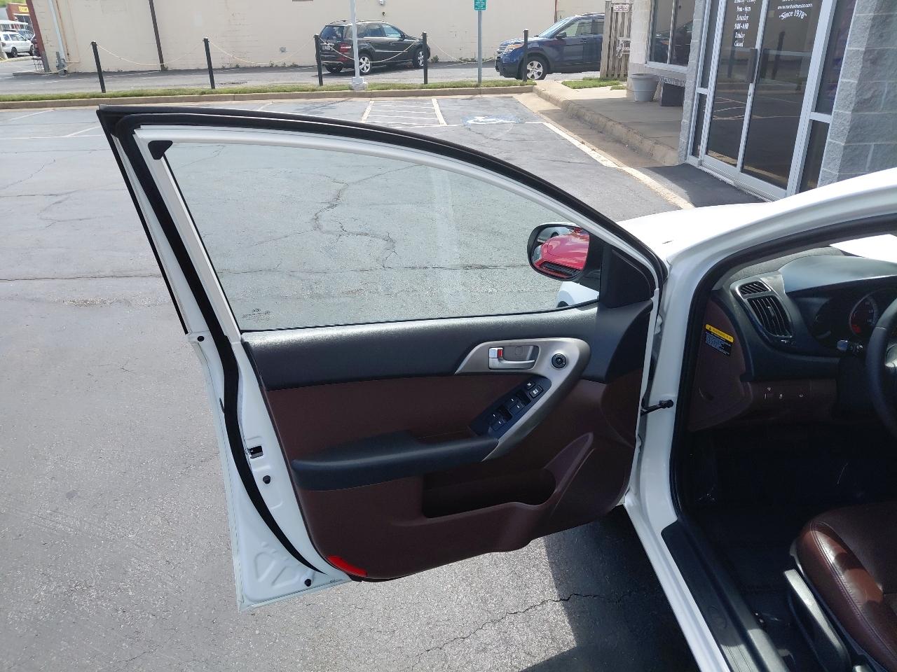 Kia Forte 4dr Sdn Auto EX 2010