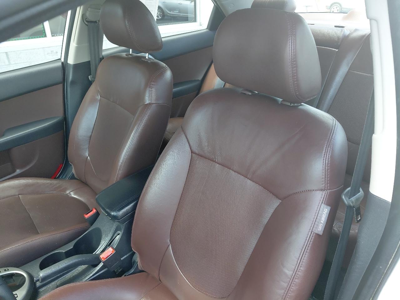 Kia Forte 4dr Sdn Auto EX 2010