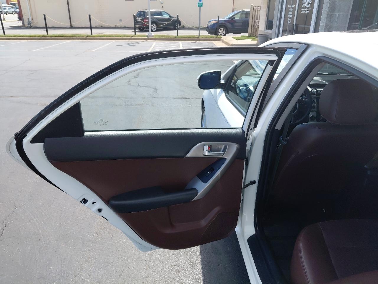 Kia Forte 4dr Sdn Auto EX 2010