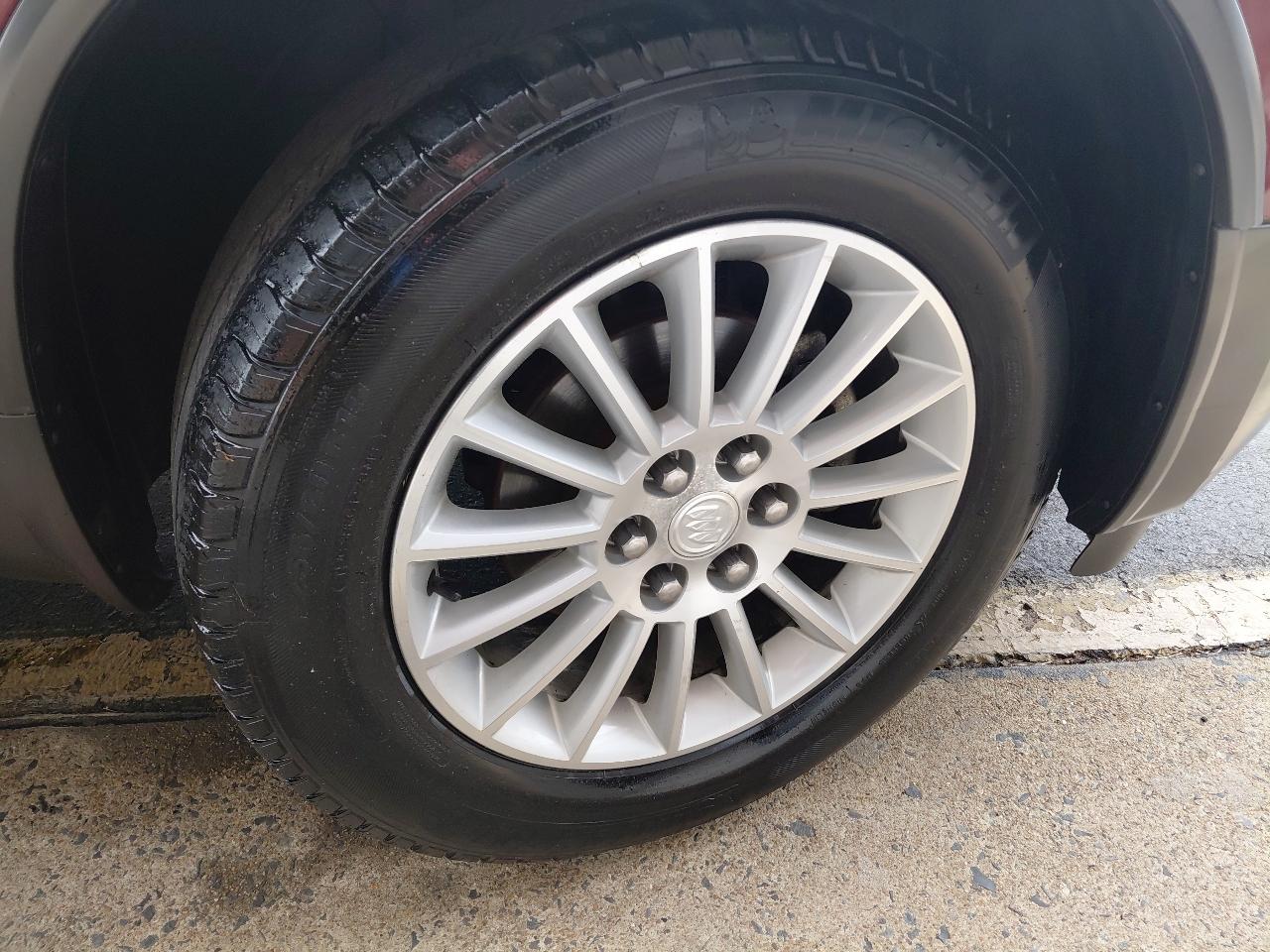 Buick Enclave FWD 4dr CXL-1 2011