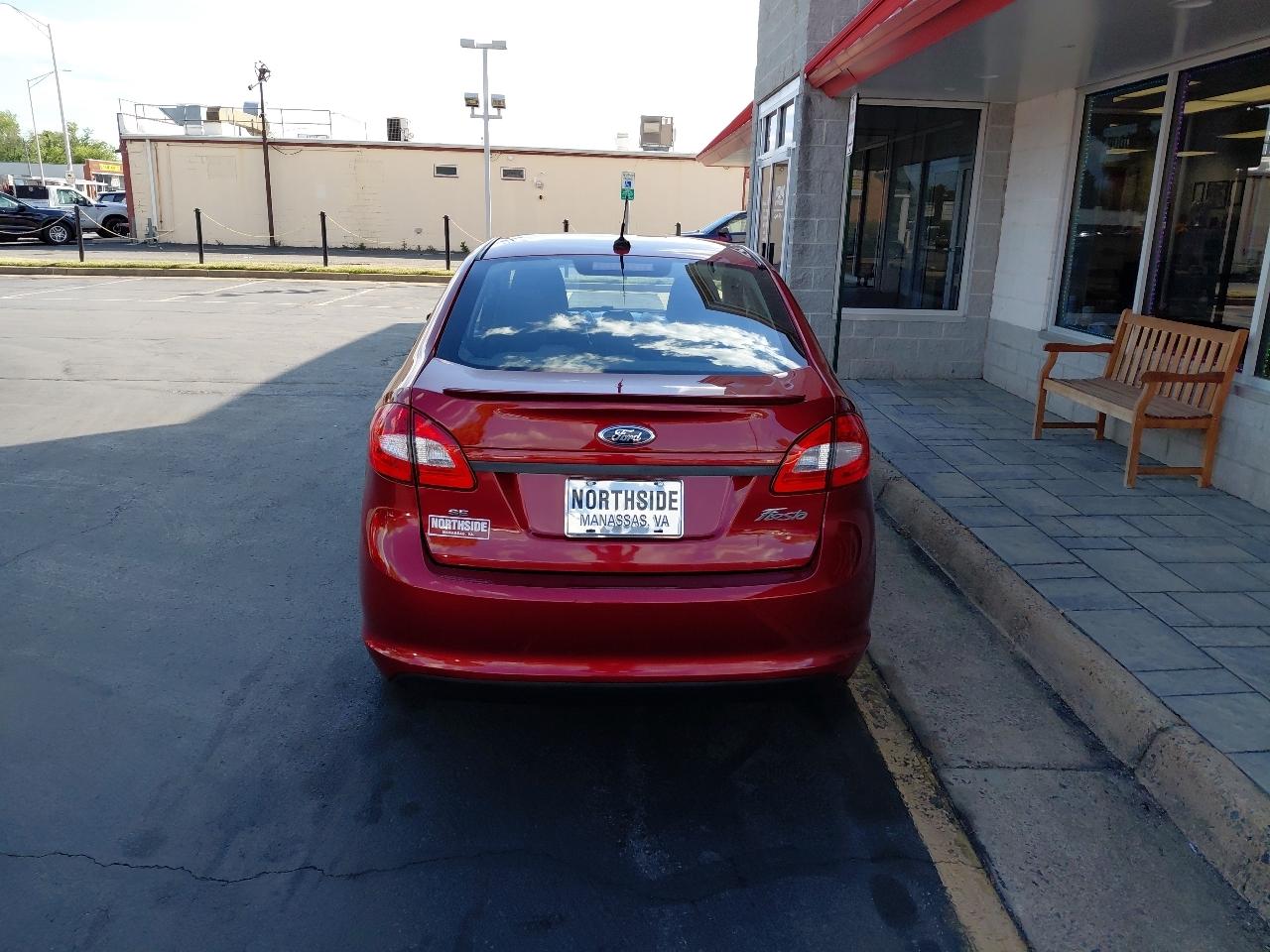 Ford Fiesta 4dr Sdn SE 2013