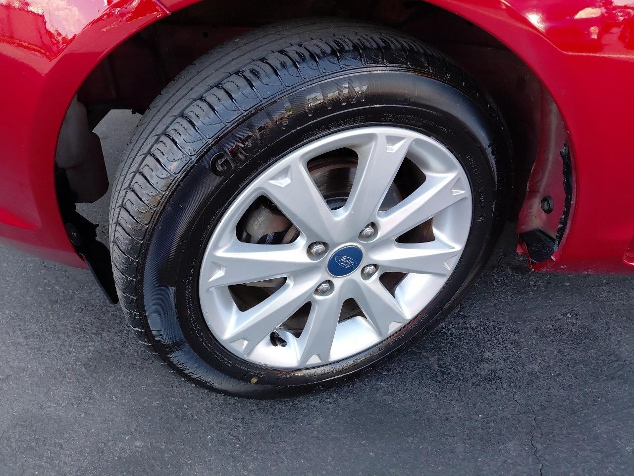 Ford Fiesta 4dr Sdn SE 2013