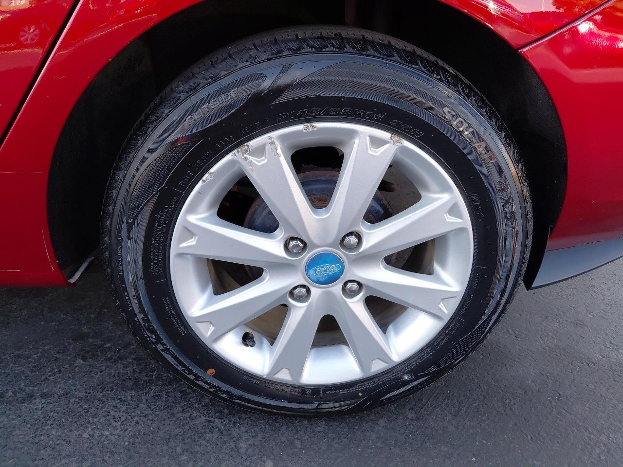 Ford Fiesta 4dr Sdn SE 2013