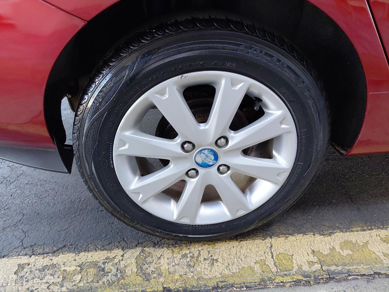 Ford Fiesta 4dr Sdn SE 2013