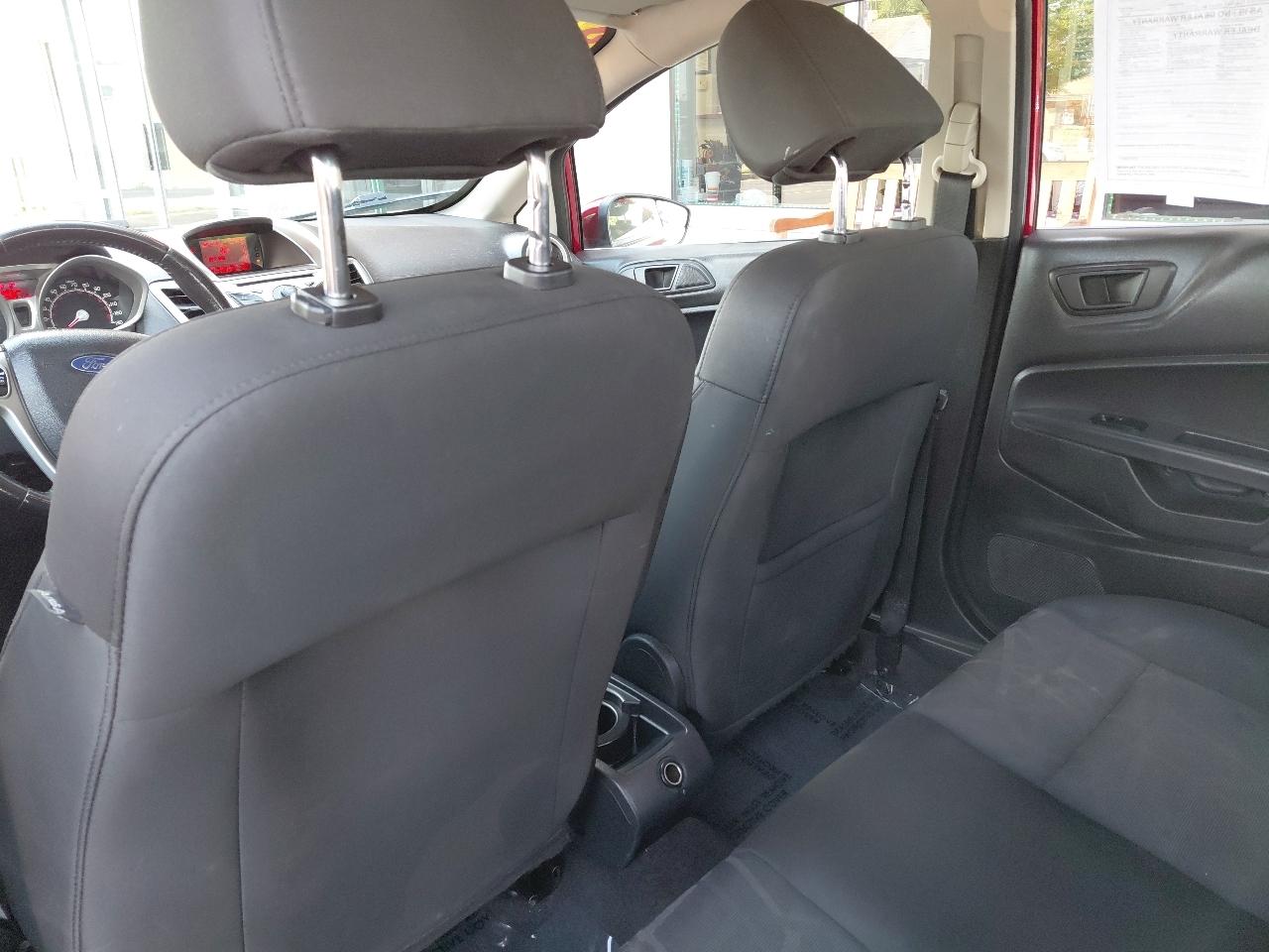 Ford Fiesta 4dr Sdn SE 2013