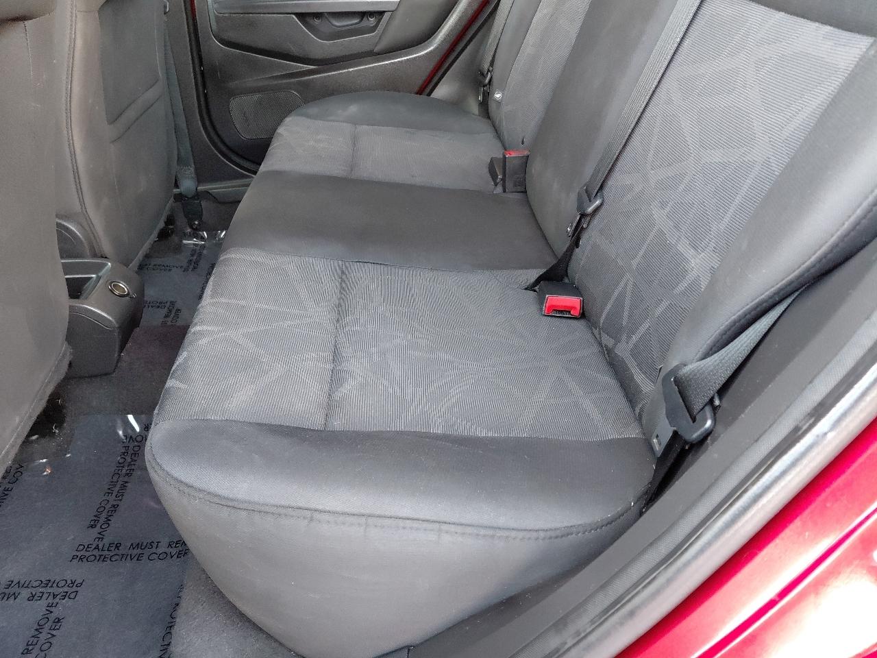 Ford Fiesta 4dr Sdn SE 2013
