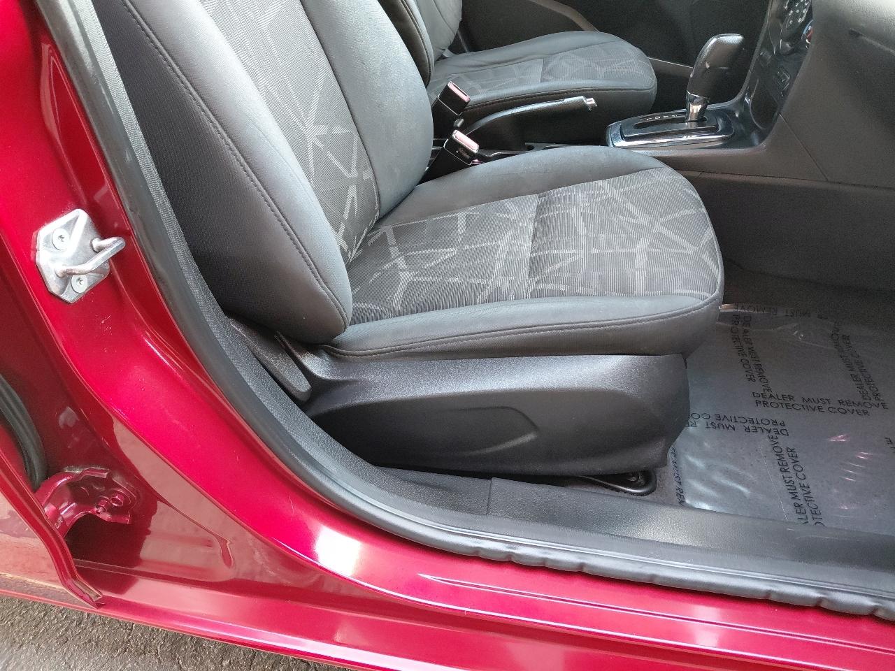 Ford Fiesta 4dr Sdn SE 2013