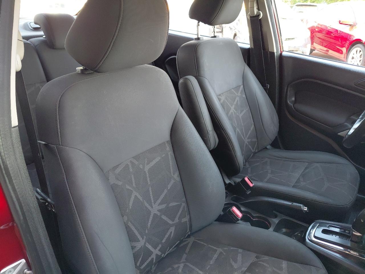 Ford Fiesta 4dr Sdn SE 2013