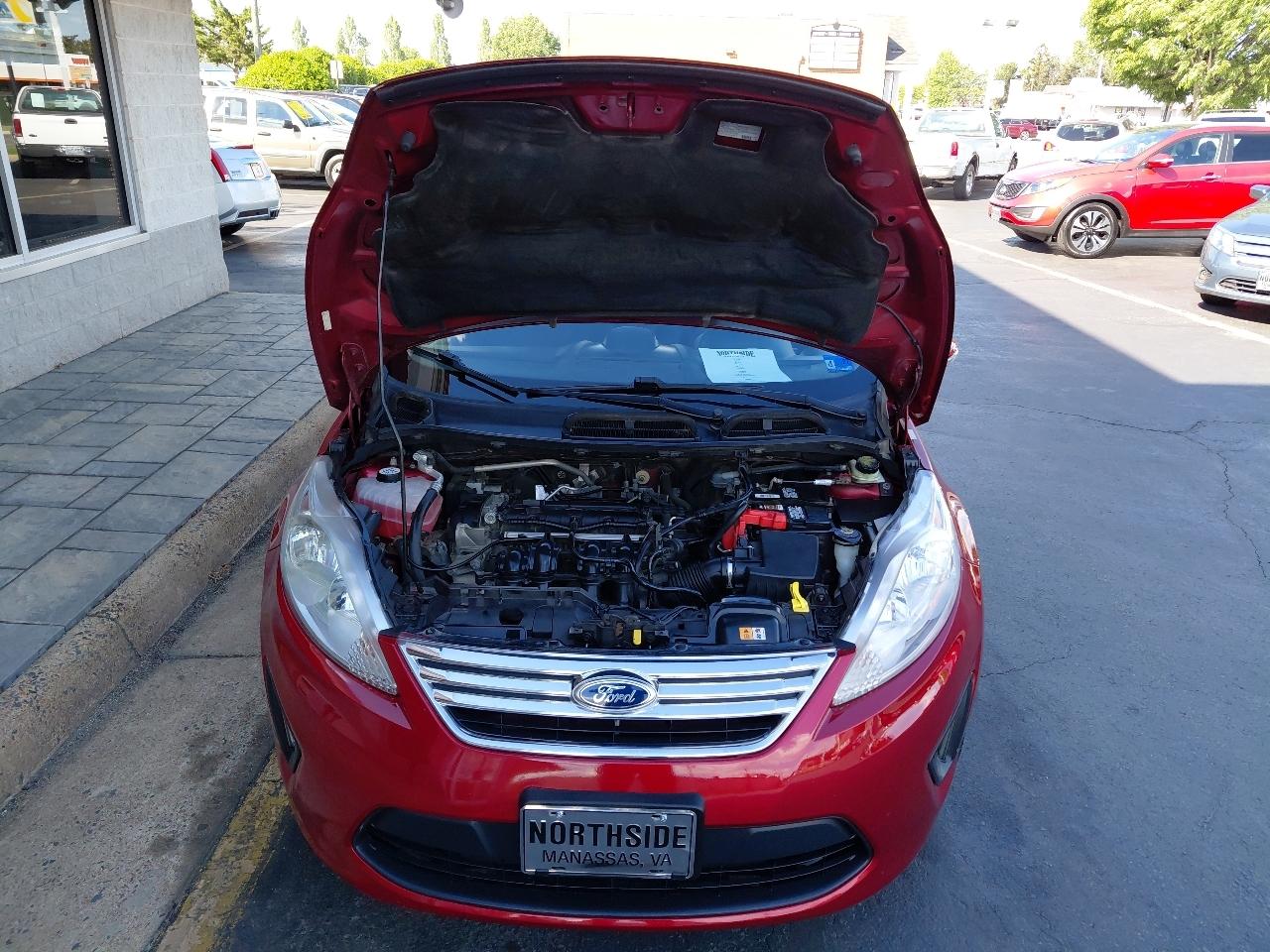 Ford Fiesta 4dr Sdn SE 2013