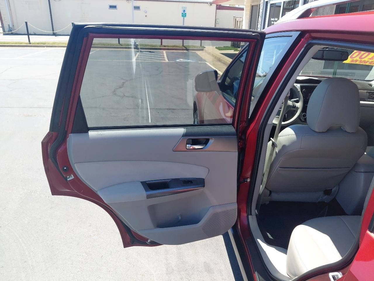 Subaru Forester 4dr Auto 2.5X Touring 2011