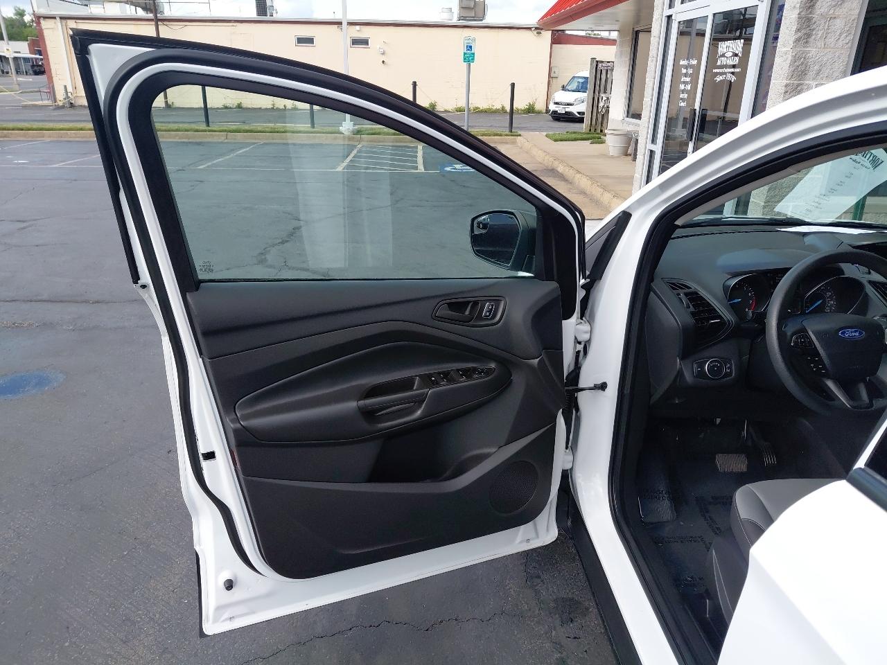Ford Escape S FWD 2017