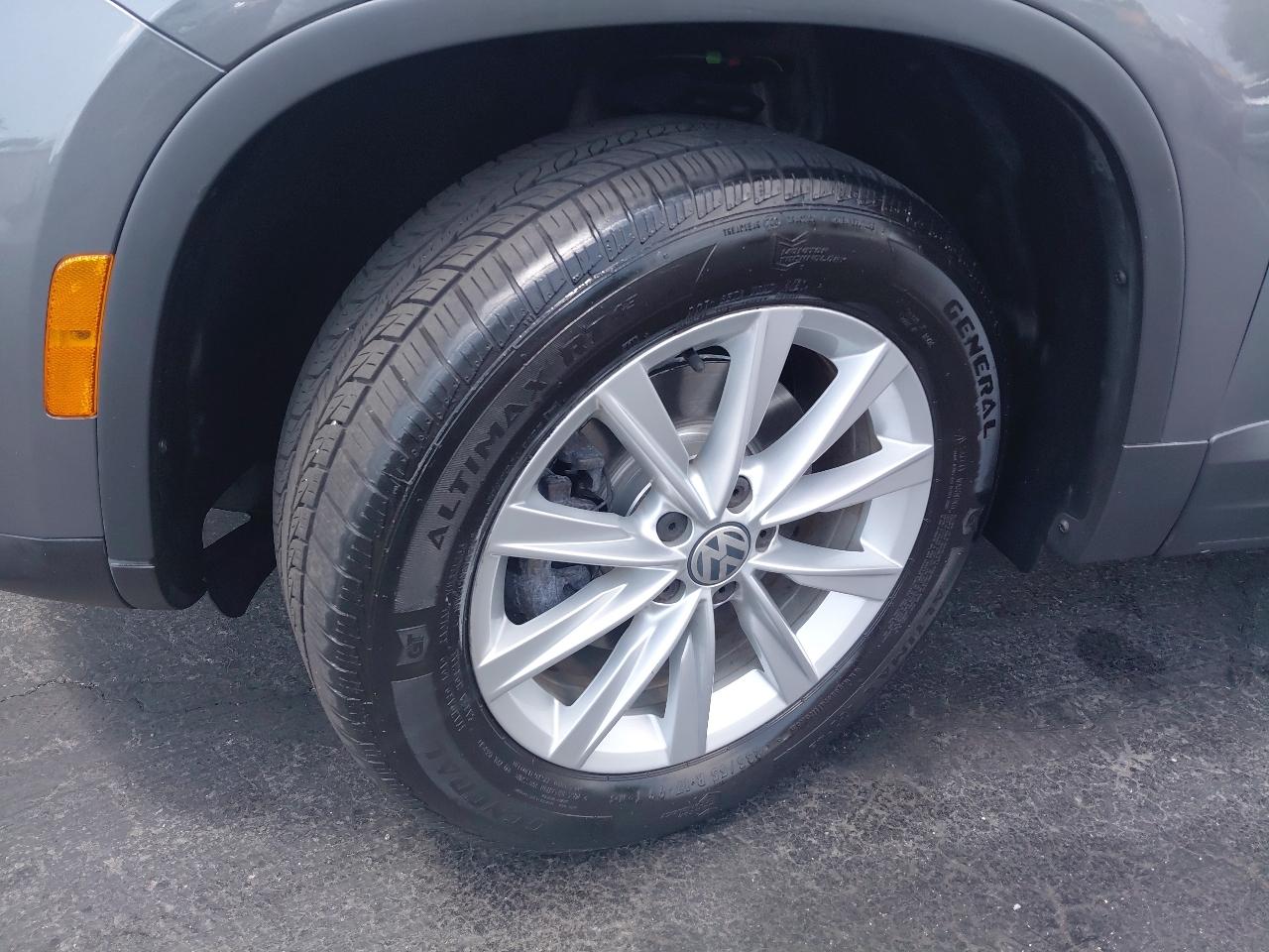 Volkswagen Tiguan 2WD 4dr Auto R-Line 2014