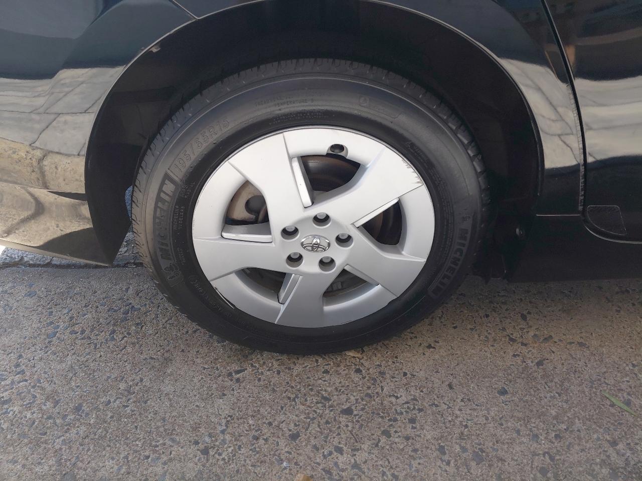 Toyota Prius 5dr HB III (Natl) 2011