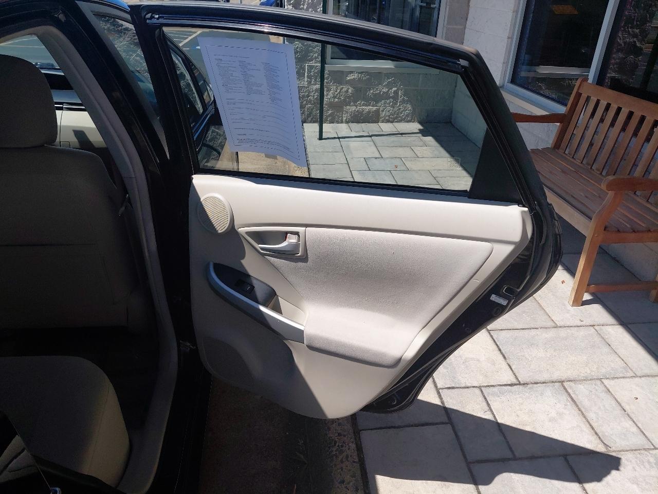 Toyota Prius 5dr HB III (Natl) 2011