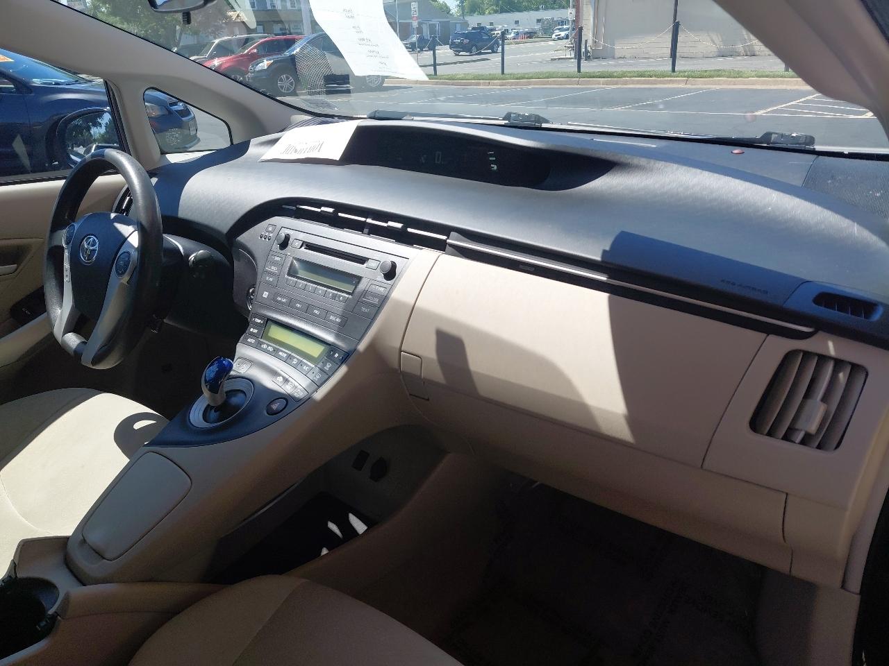 Toyota Prius 5dr HB III (Natl) 2011