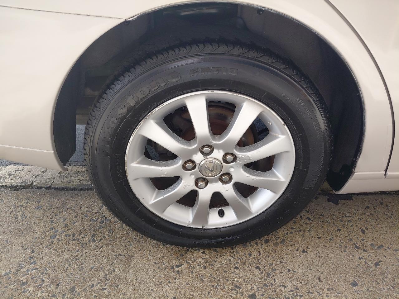 Lexus ES 300 4dr Sdn 2002