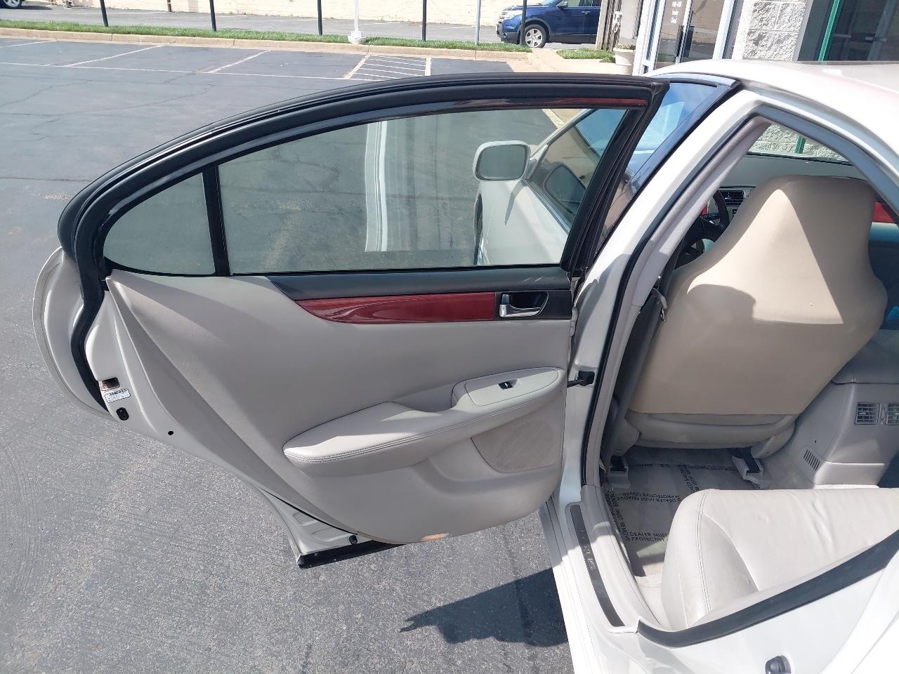Lexus ES 300 4dr Sdn 2002