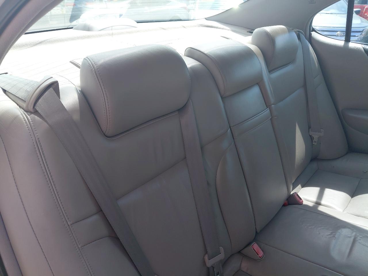 Lexus ES 300 4dr Sdn 2002