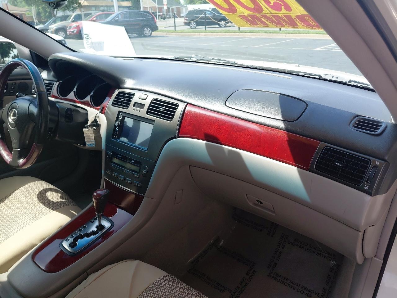 Lexus ES 300 4dr Sdn 2002