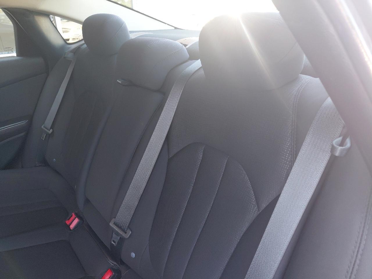 Chrysler 200 4dr Sdn Touring FWD 2016