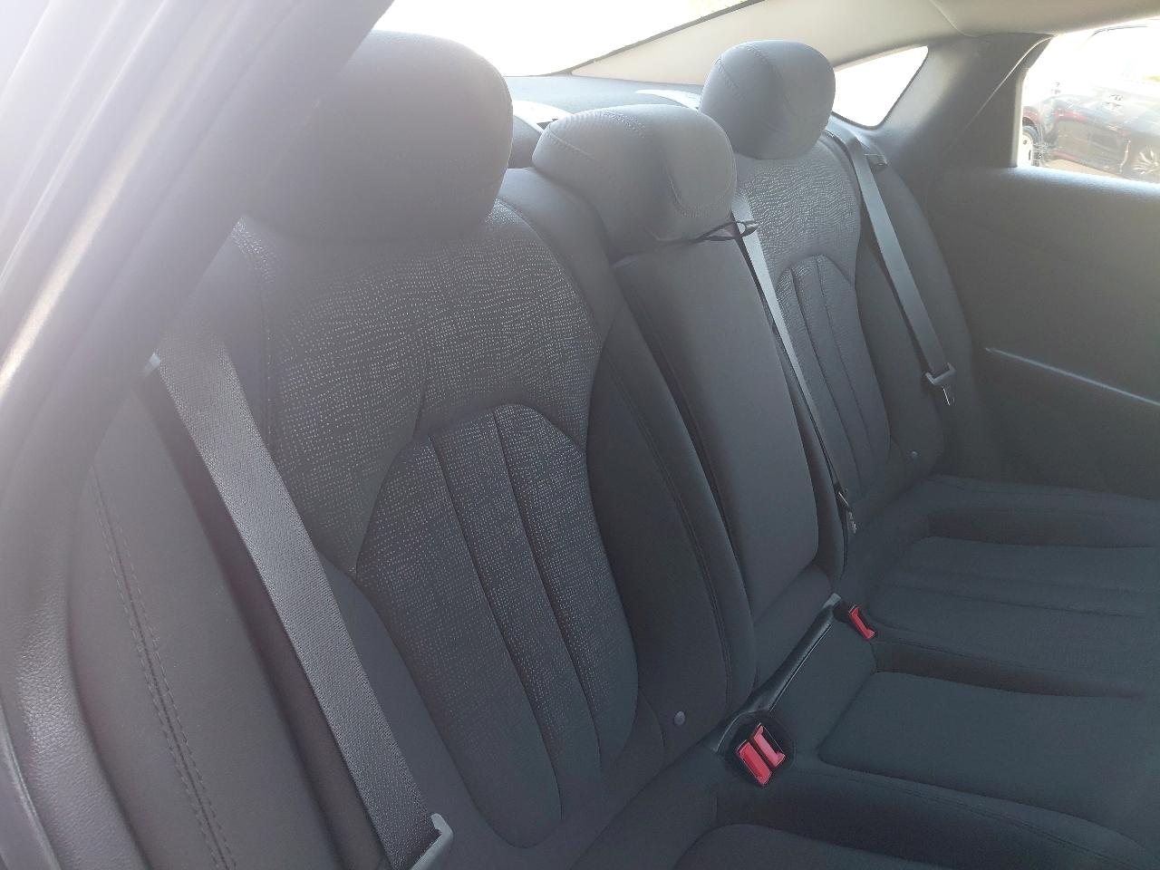 Chrysler 200 4dr Sdn Touring FWD 2016