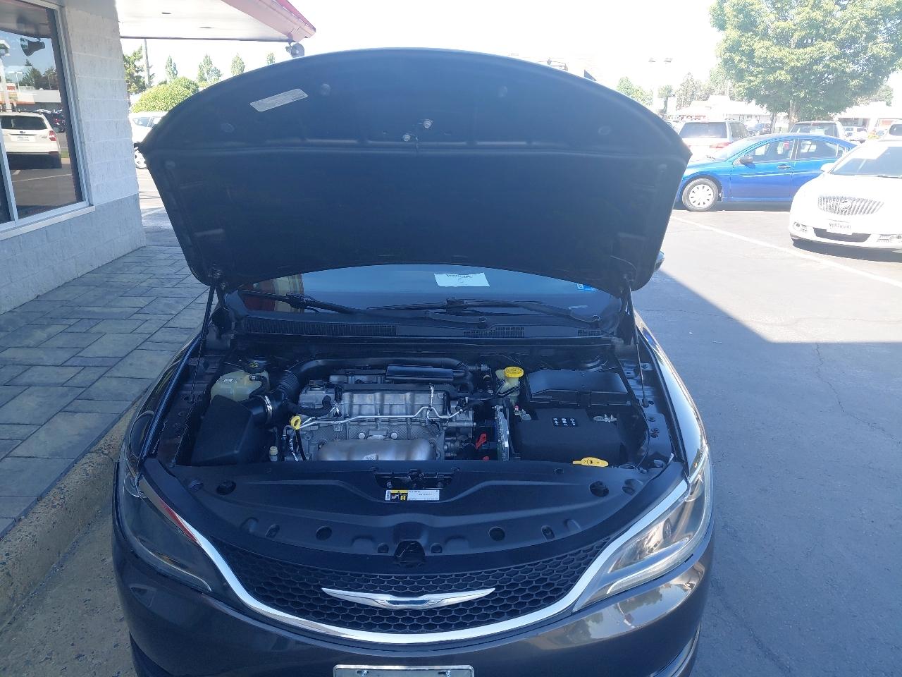 Chrysler 200 4dr Sdn Touring FWD 2016