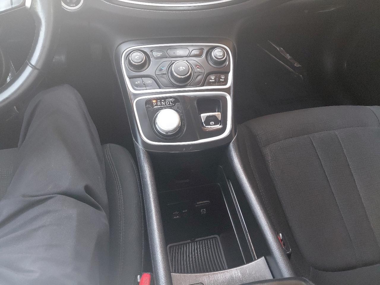 Chrysler 200 4dr Sdn Touring FWD 2016