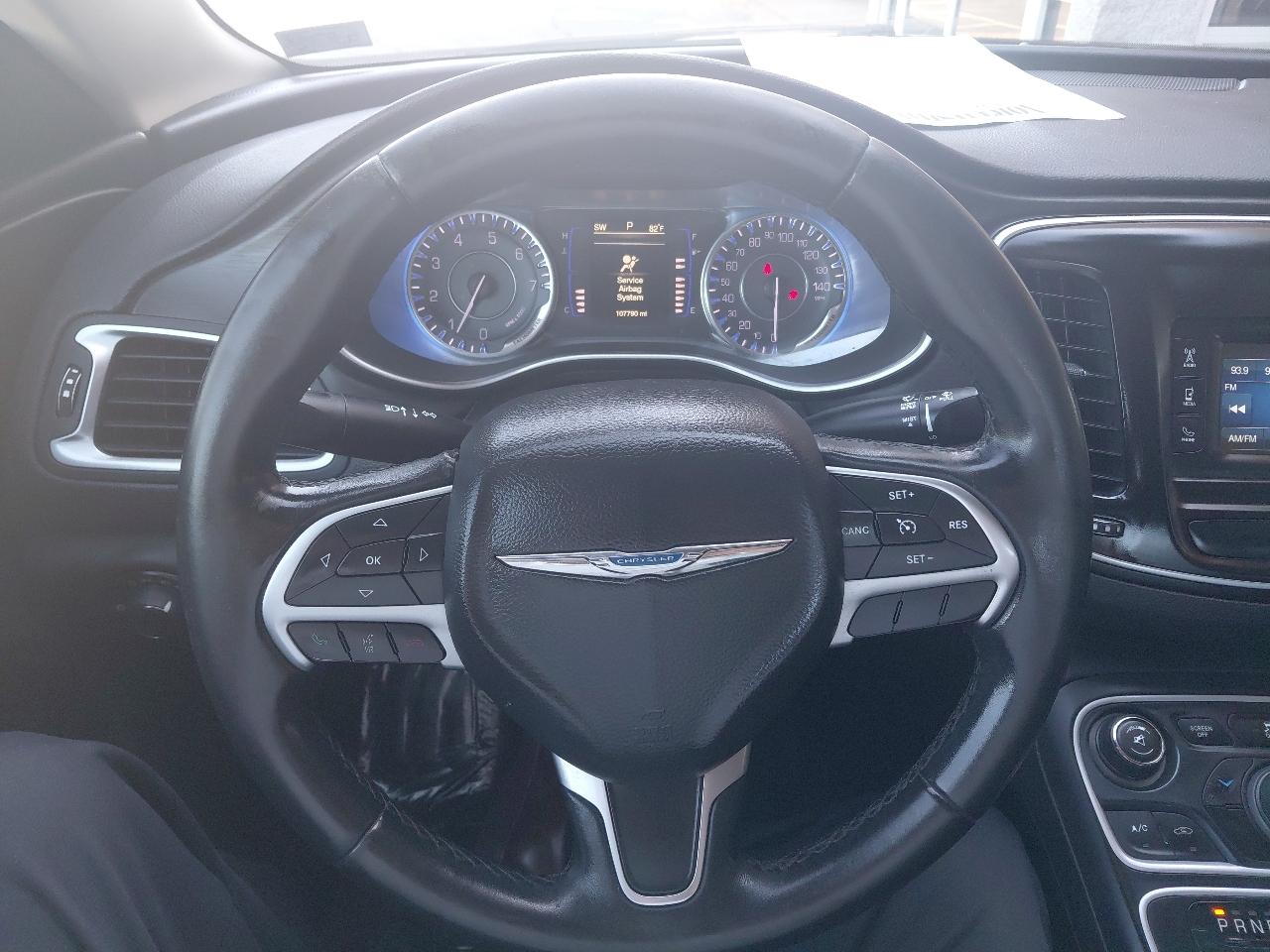 Chrysler 200 4dr Sdn Touring FWD 2016