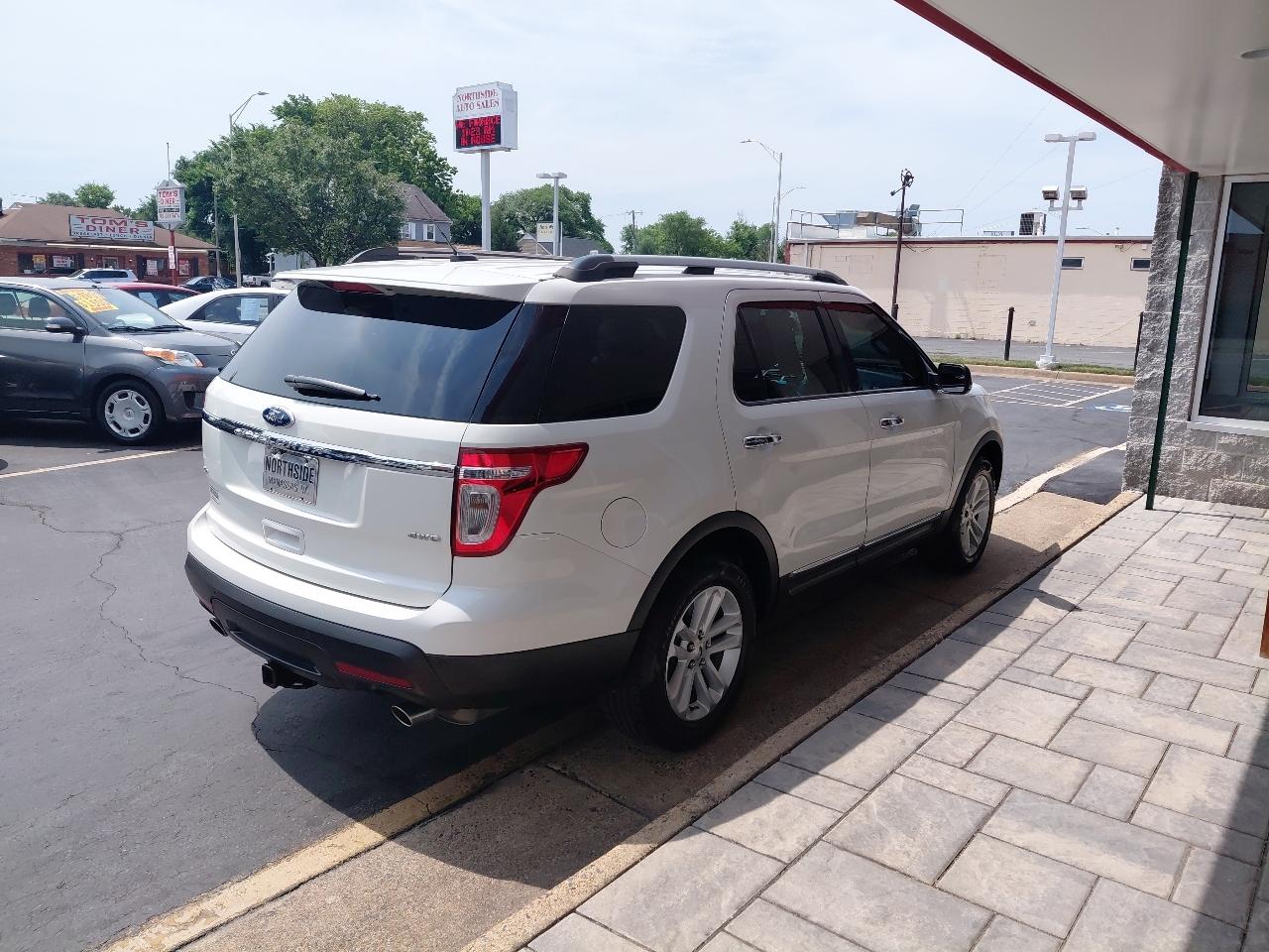 Ford Explorer 4WD 4dr XLT 2012