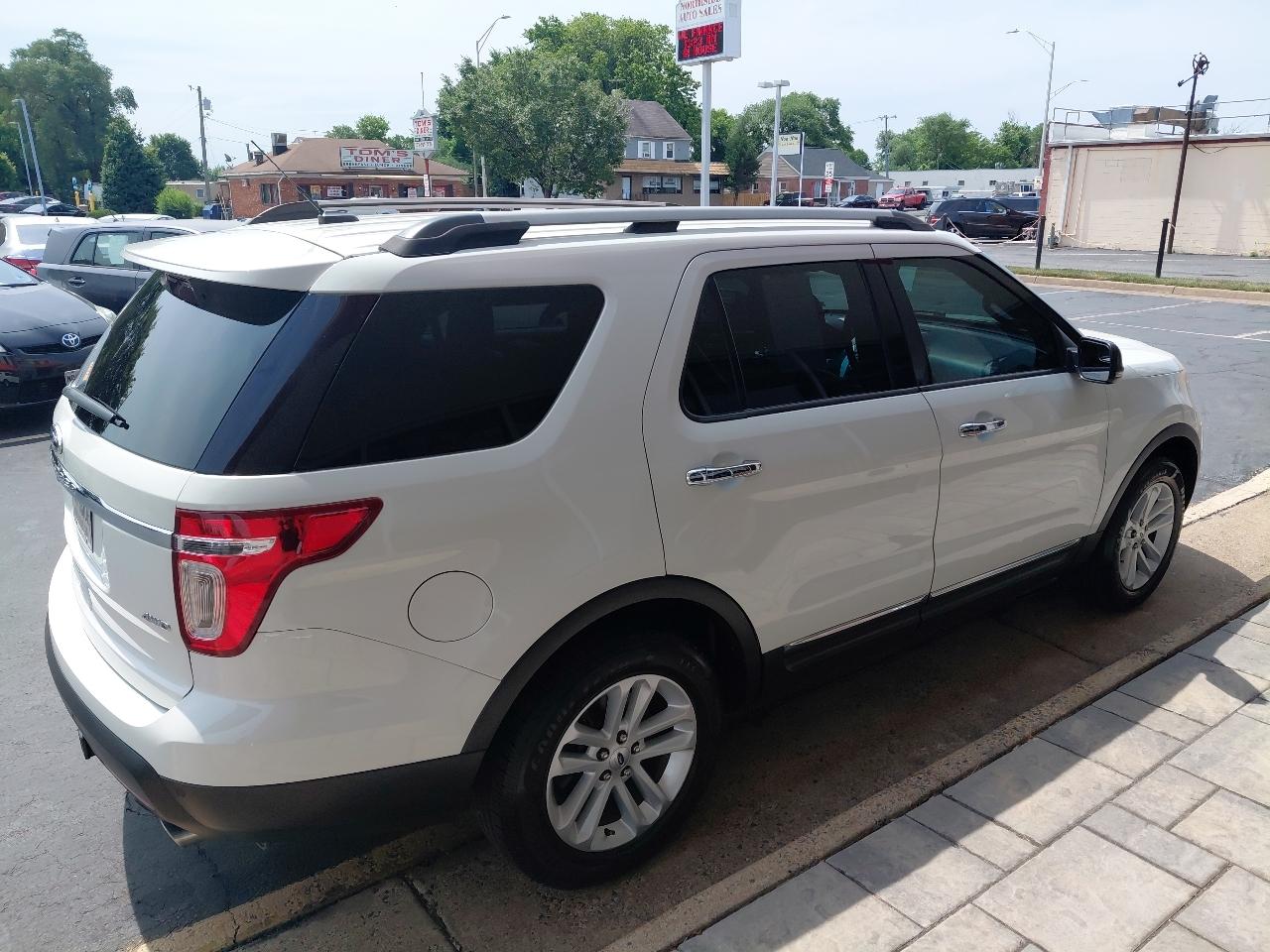 Ford Explorer 4WD 4dr XLT 2012