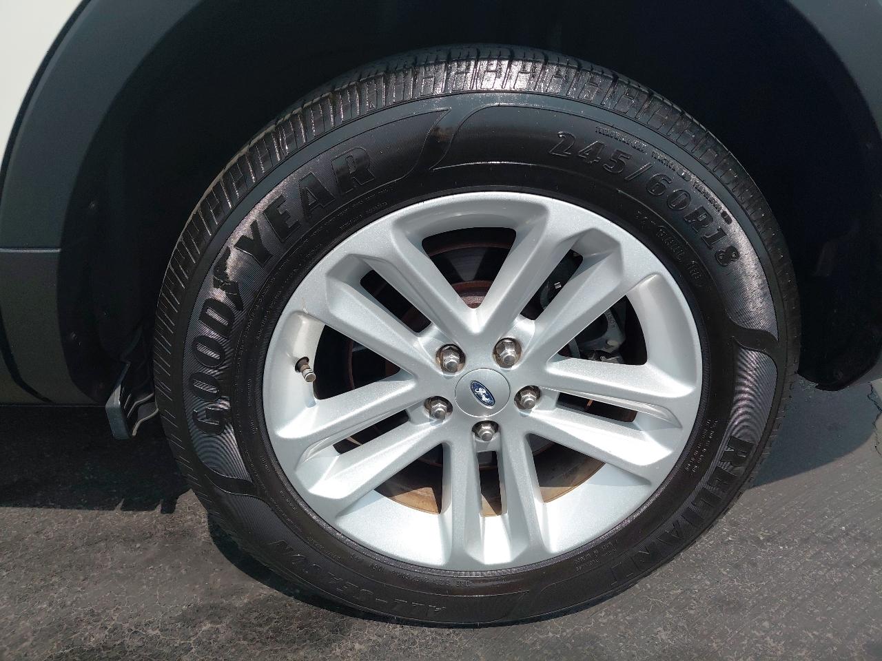 Ford Explorer 4WD 4dr XLT 2012