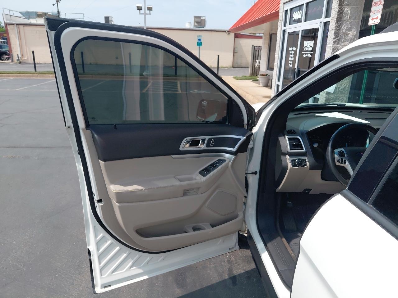 Ford Explorer 4WD 4dr XLT 2012
