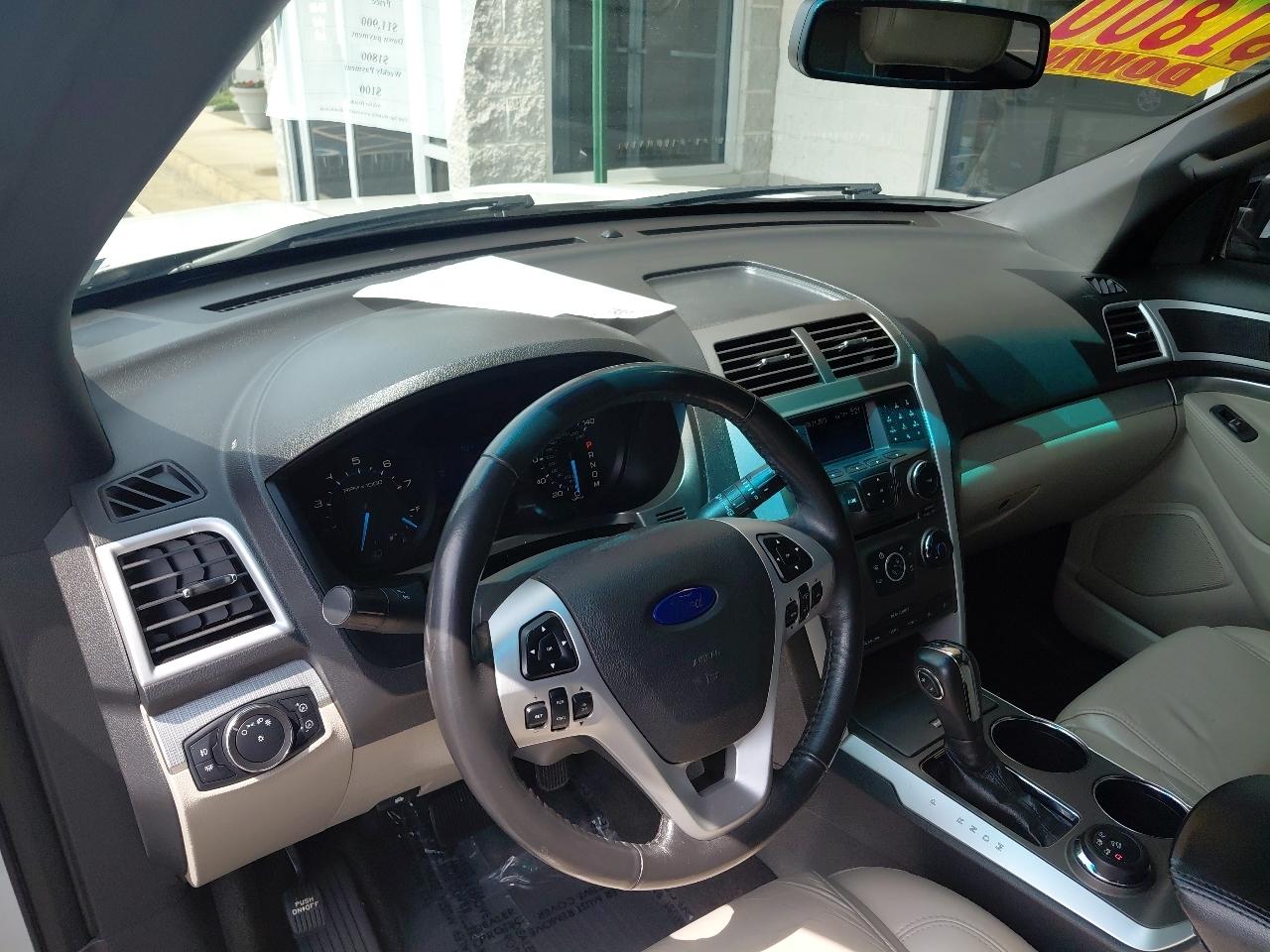 Ford Explorer 4WD 4dr XLT 2012
