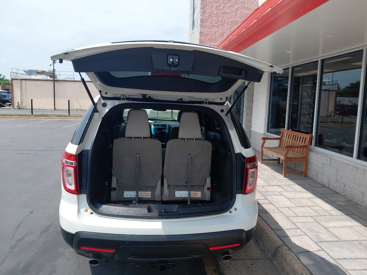 Ford Explorer 4WD 4dr XLT 2012