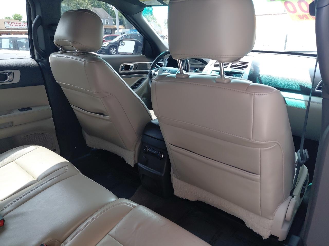 Ford Explorer 4WD 4dr XLT 2012