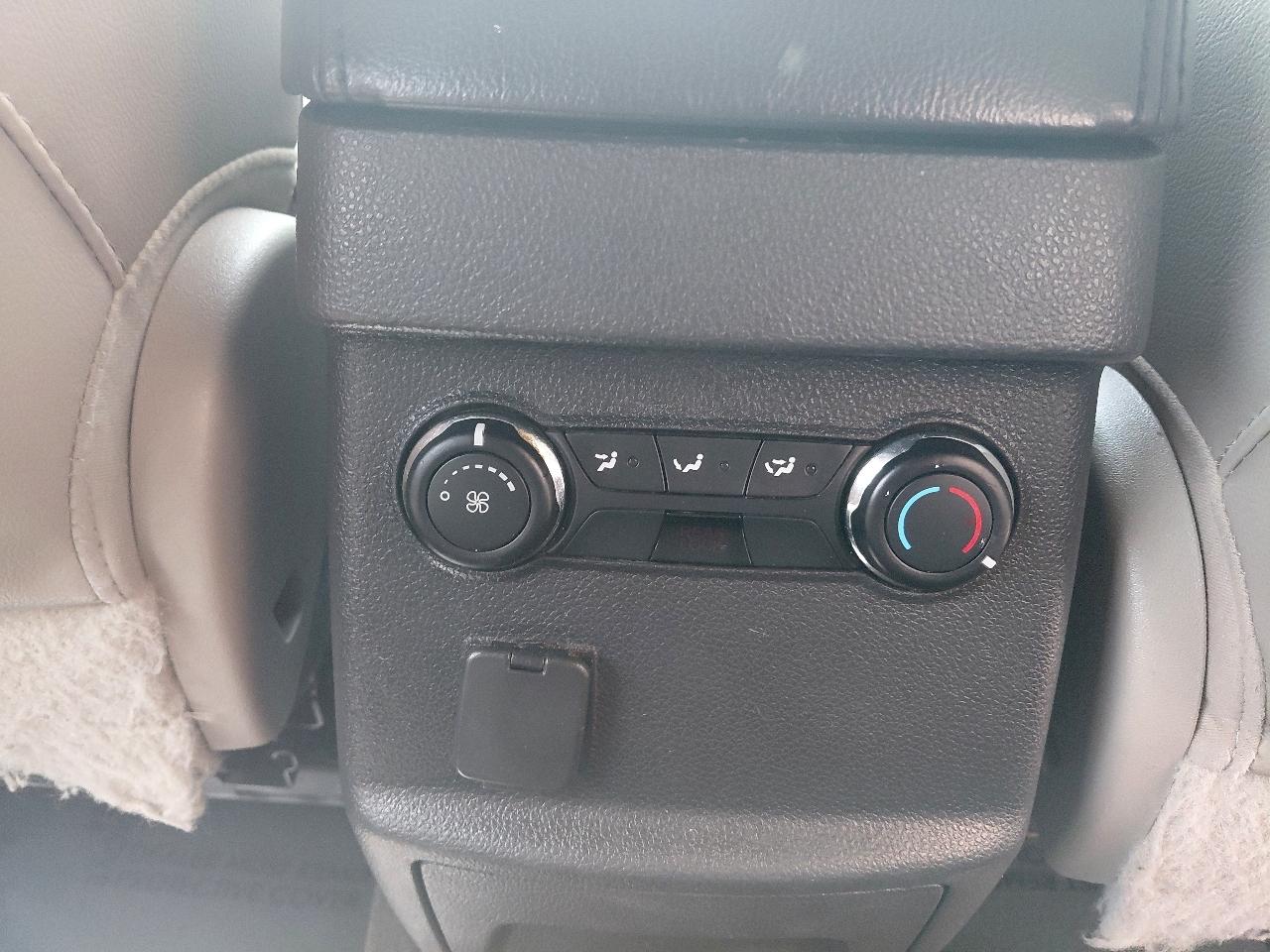 Ford Explorer 4WD 4dr XLT 2012