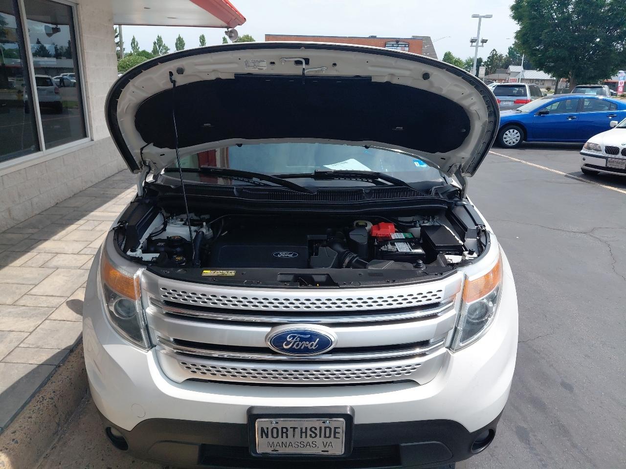 Ford Explorer 4WD 4dr XLT 2012