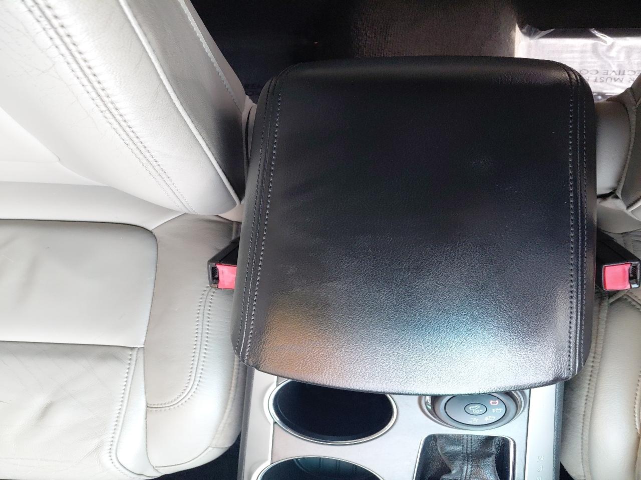 Ford Explorer 4WD 4dr XLT 2012
