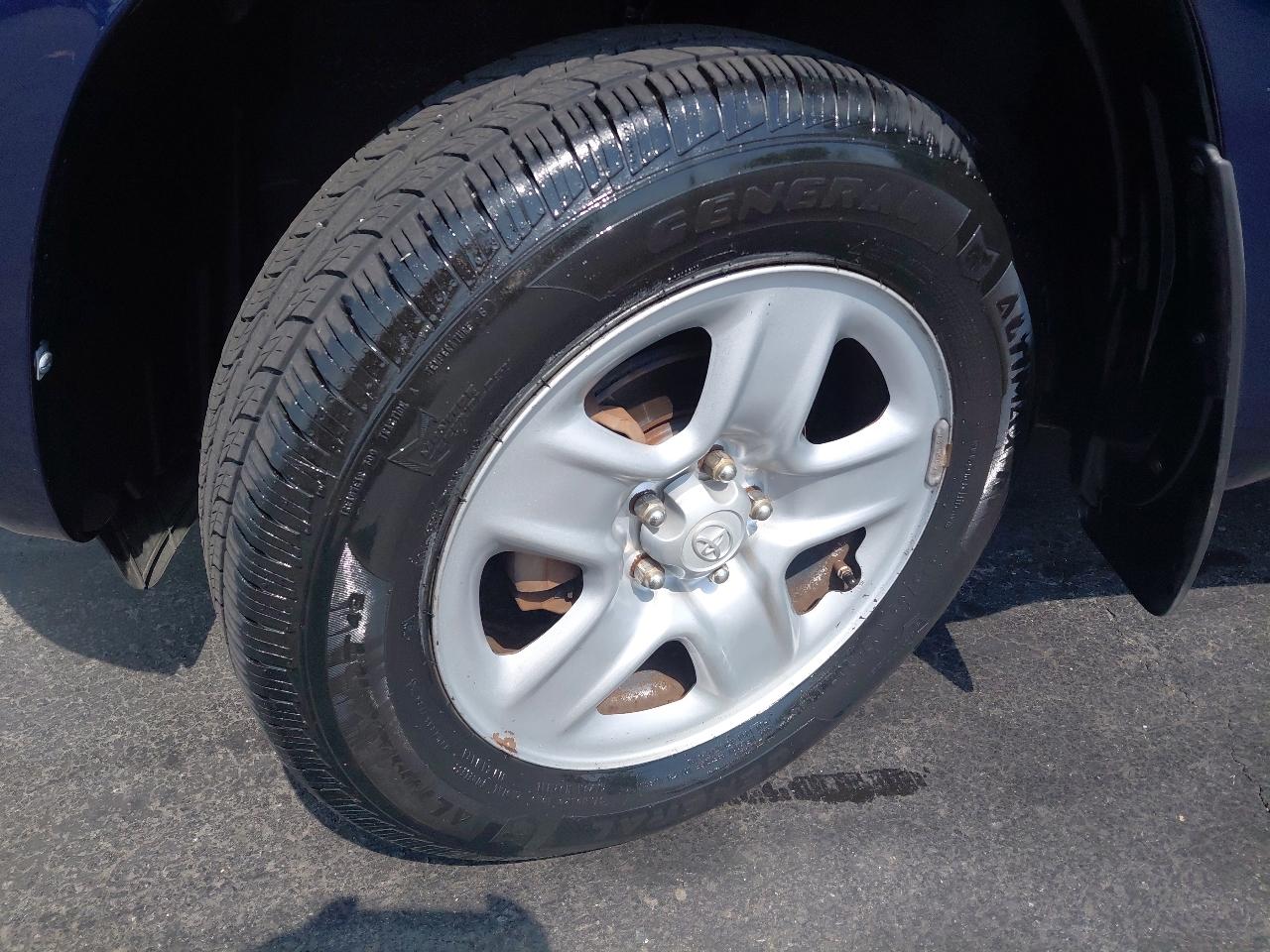 Toyota RAV4 4WD 4dr 4-cyl (Natl) 2007
