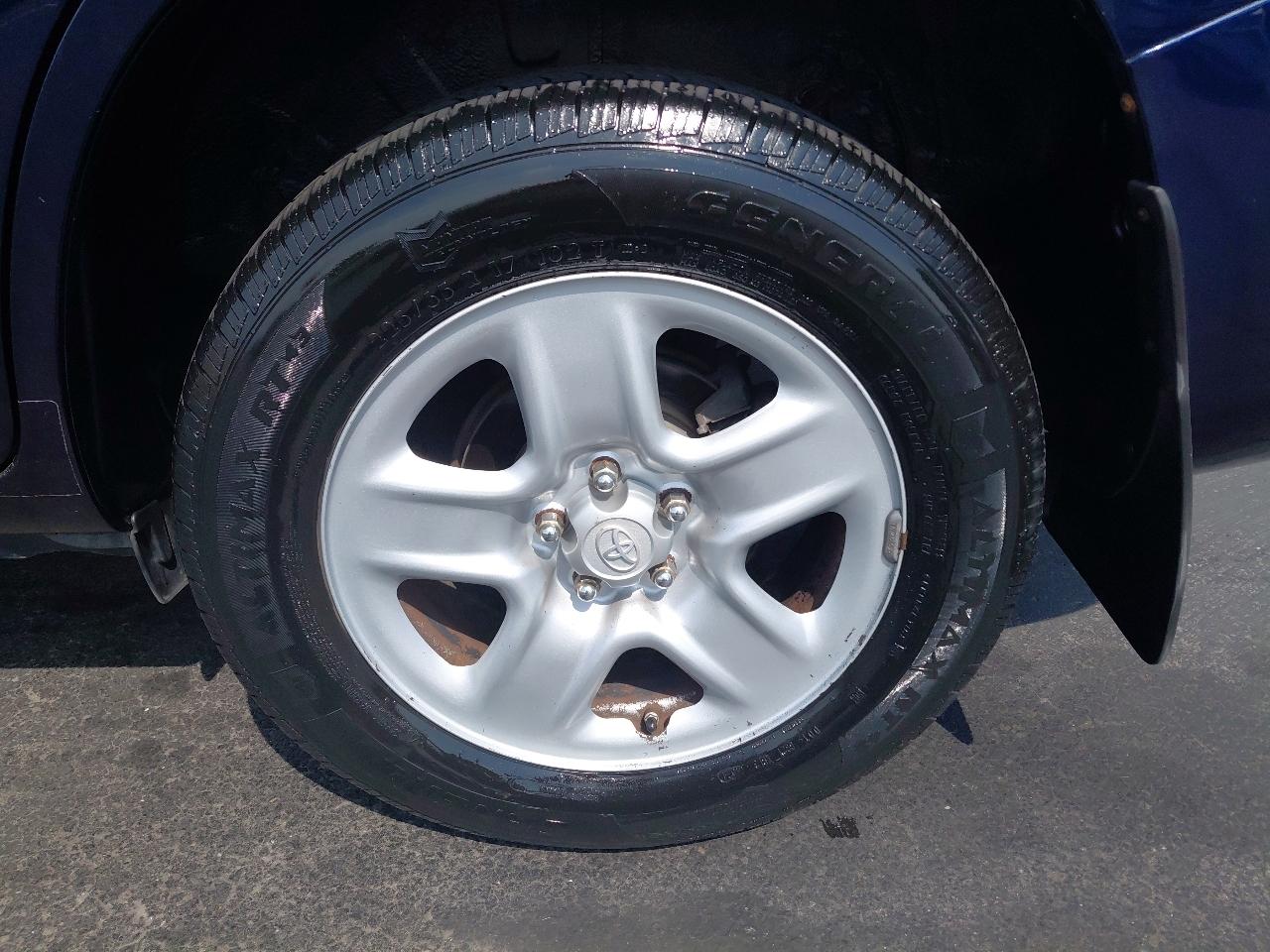 Toyota RAV4 4WD 4dr 4-cyl (Natl) 2007